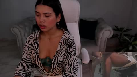 Snapshot of shanabellucy chatting on 26, 2, 2025 onlyfans shanabellucy online show from 26, 2, 2025