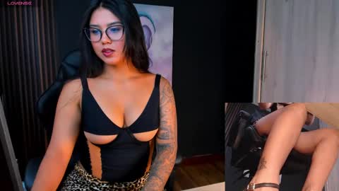 Snapshot of shanabellucy chatting on 7, 10, 2025 onlyfans shanabellucy online show from 7, 10, 2025