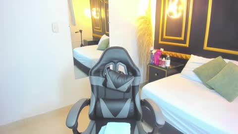 Shanel online show from 4, 2, 2026