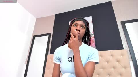 Snapshot of shanelle__ chatting on 11, 2, 2025 S H A N E L L E online show from 11, 2, 2025