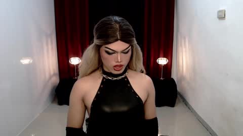 Snapshot of shanex01 chatting on 20, 12, 2024 Shane X online show from 20, 12, 2024