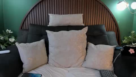 shannel__queen online show from 2, 4, 2026