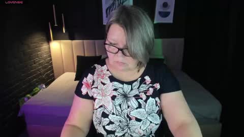 Shannon online show from 6, 4, 2026