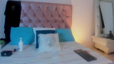 shantal_cruz1 online show from 18, 3, 2026