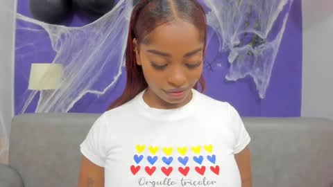 Snapshot of shantalgomes chatting on 25, 10, 2025 Shantal online show from 25, 10, 2025