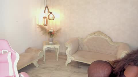 ShantallKnowles online show from 16, 12, 2024