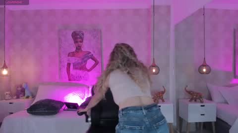 Snapshot of shantalll__ chatting on 22, 2, 2025 Shantal online show from 22, 2, 2025