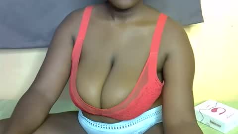 Snapshot of shante_dixon chatting on 6, 11, 2025 shante_dixon online show from 6, 11, 2025