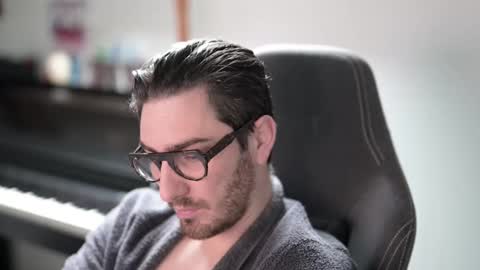 frenchy boy online show from 23, 12, 2025