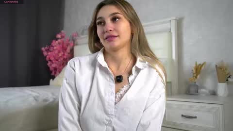 Snapshot of shararubert chatting on 16, 2, 2026 Ellysa and Mila online show from 16, 2, 2026