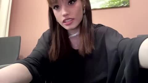 Snapshot of shareecacciatore chatting on 24, 5, 2026 Kira online show from 24, 5, 2026