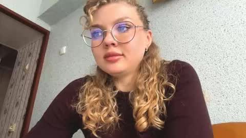 Snapshot of sharleencombest chatting on 26, 3, 2026 Lola online show from 26, 3, 2026