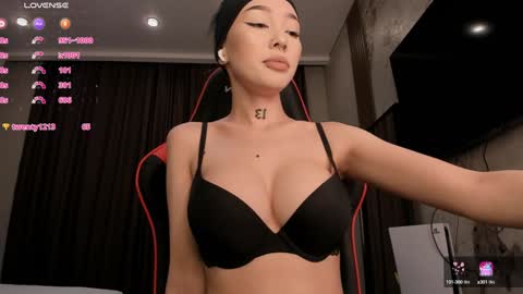 Snapshot of sharlin_13 chatting on 5, 2, 2025 Sharlin online show from 5, 2, 2025