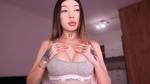 Sharlin  online show from 18, 12, 2025