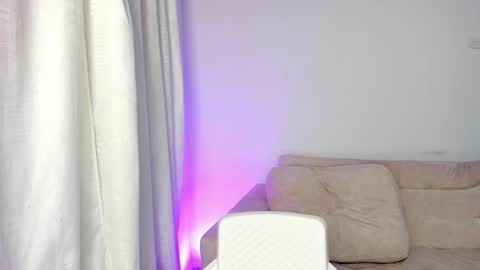 Hi fiends ---- I usually start online from Monday to Friday from 1000 am Saturdays and Sundays at 600 am Colombia time online show from 27, 2, 2025