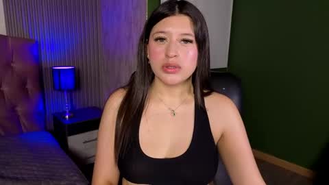 Snapshot of sharlot_hs chatting on 19, 5, 2026 Sharlot online show from 19, 5, 2026