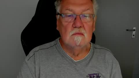 Snapshot of sharlots_pet chatting on 28, 4, 2026 sharlots_pet online show from 28, 4, 2026
