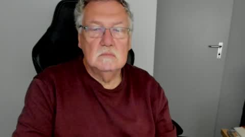 Snapshot of sharlots_pet chatting on 16, 5, 2026 sharlots_pet online show from 16, 5, 2026