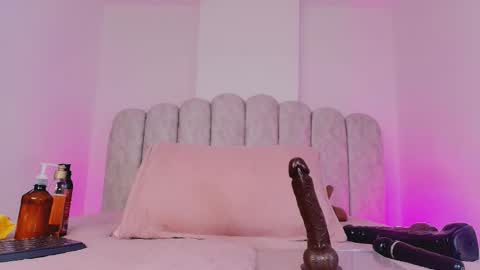 Sharlott online show from 6, 2, 2026