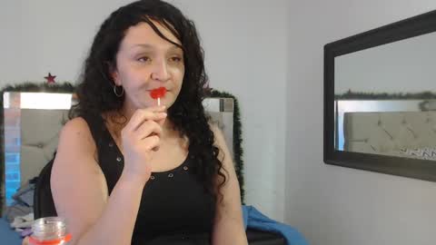Snapshot of sharlotte__jones chatting on 24, 12, 2024 Sara online show from 24, 12, 2024