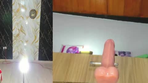 Snapshot of sharlotte_sexx chatting on 14, 5, 2026 S online show from 14, 5, 2026