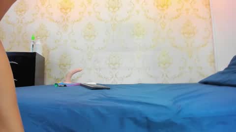 Snapshot of sharon_leather chatting on 10, 9, 2025 sharon_leather online show from 10, 9, 2025