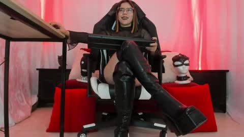 Sharon Nyx online show from 6, 6, 2026
