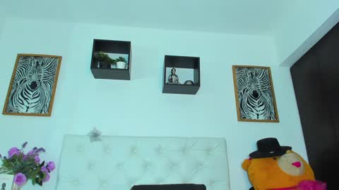 sharon_smiith_ online show from 24, 1, 2025