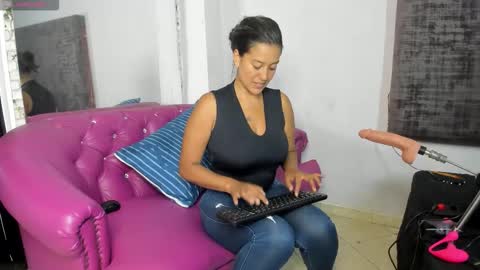 Snapshot of sharoncute16 chatting on 19, 12, 2025 sharoncute16 online show from 19, 12, 2025