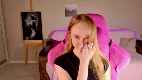 Snapshot of shawty_mia chatting on 8, 11, 2025 Shawty Mia online show from 8, 11, 2025