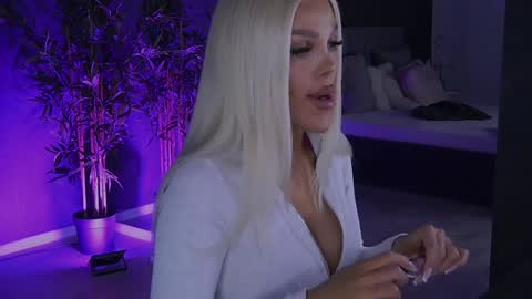 shayblonde online show from 14, 1, 2025