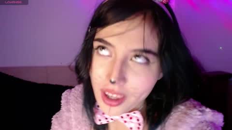 Shayla 3 online show from 24, 10, 2025