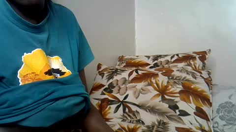 Snapshot of shees_sweet chatting on 8, 7, 2026 shees_sweet online show from 8, 7, 2026