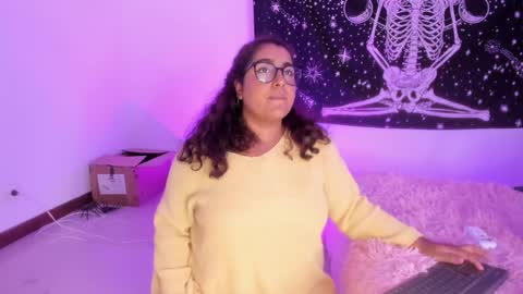 Heidy  online show from 7, 2, 2025