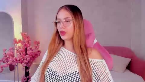 Snapshot of shei1a_shy chatting on 27, 6, 2026 Amely online show from 27, 6, 2026