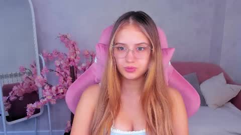 Snapshot of shei1a_shy chatting on 28, 6, 2026 Amely online show from 28, 6, 2026