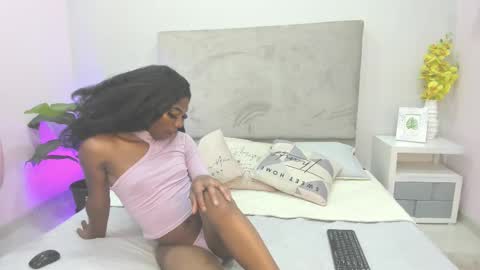 Snapshot of shelsy_issy chatting on 31, 10, 2025 shelsy_issy online show from 31, 10, 2025