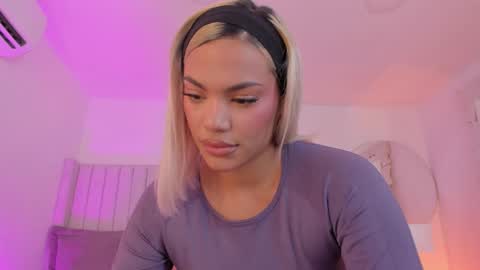 shelynna_azzul online show from 23, 2, 2026