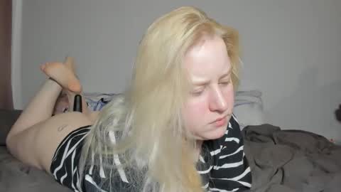 Snapshot of sherlystero chatting on 19, 10, 2025 sher online show from 19, 10, 2025