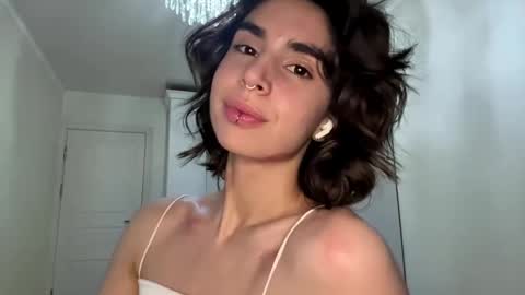 Snapshot of sheryllmafua chatting on 25, 5, 2026 Amy online show from 25, 5, 2026
