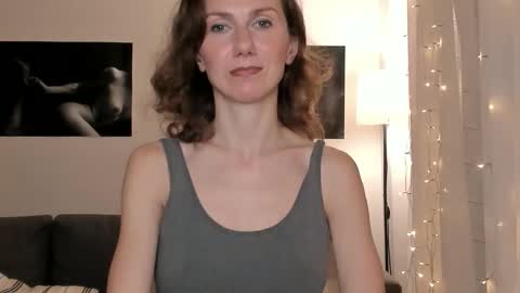 shesleepsnaked online show from 5, 2, 2026