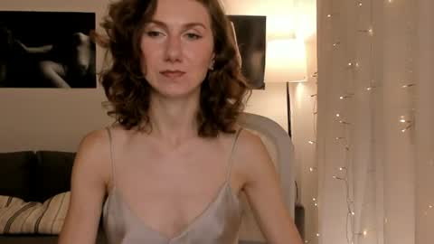 Snapshot of shesleepsnaked chatting on 18, 6, 2026 shesleepsnaked online show from 18, 6, 2026