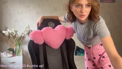 Snapshot of sheslike_firstlove chatting on 27, 7, 2026 Vanessa online show from 27, 7, 2026