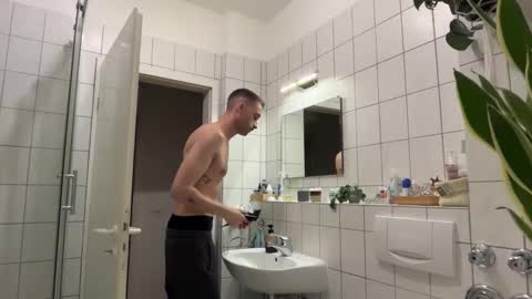 phil. online show from 3, 11, 2025