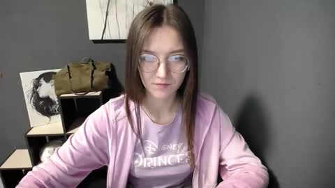 Snapshot of shining_pearl chatting on 6, 5, 2026 Jesica online show from 6, 5, 2026