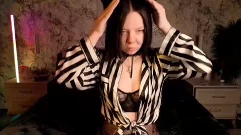 Snapshot of shirley_hartt chatting on 25, 5, 2026 sirli online show from 25, 5, 2026