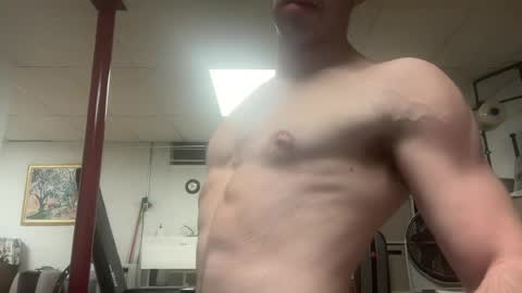 Snapshot of shirtlesshunk15 chatting on 2, 7, 2026 shirtlesshunk15 online show from 2, 7, 2026