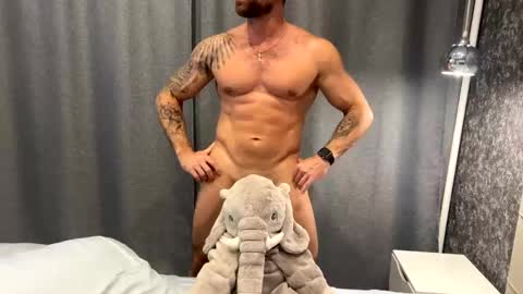 Snapshot of shtirlec86 chatting on 3, 12, 2024 Mary and Piter online show from 3, 12, 2024