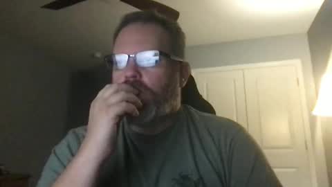 Snapshot of shughes740 chatting on 30, 10, 2025 shughes740 online show from 30, 10, 2025