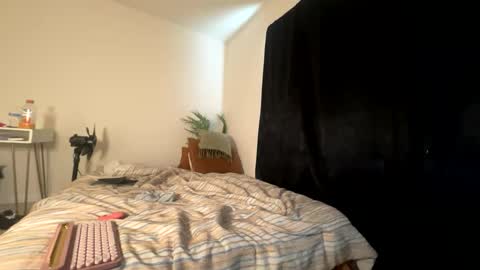 shurthingxx online show from 25, 2, 2025